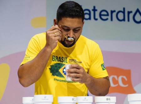 Dionatan Almeida é o campeão mundial de prova de cafés
